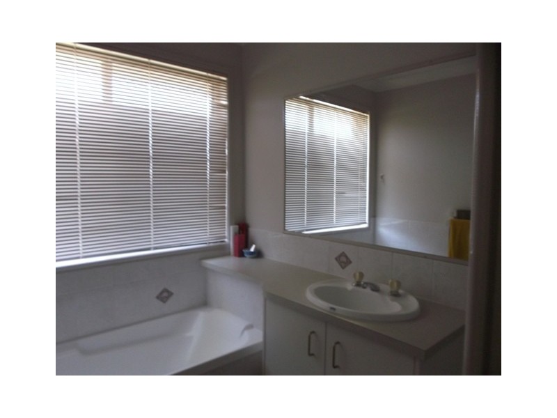 33 Belclaire Drive, Westbrook QLD 4350