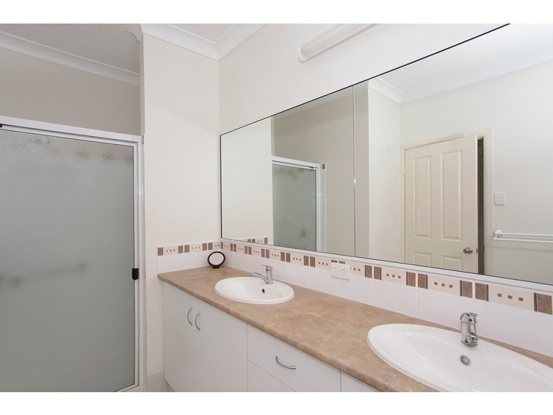 Unit 210/530 Bridge Street, Wilsonton QLD 4350