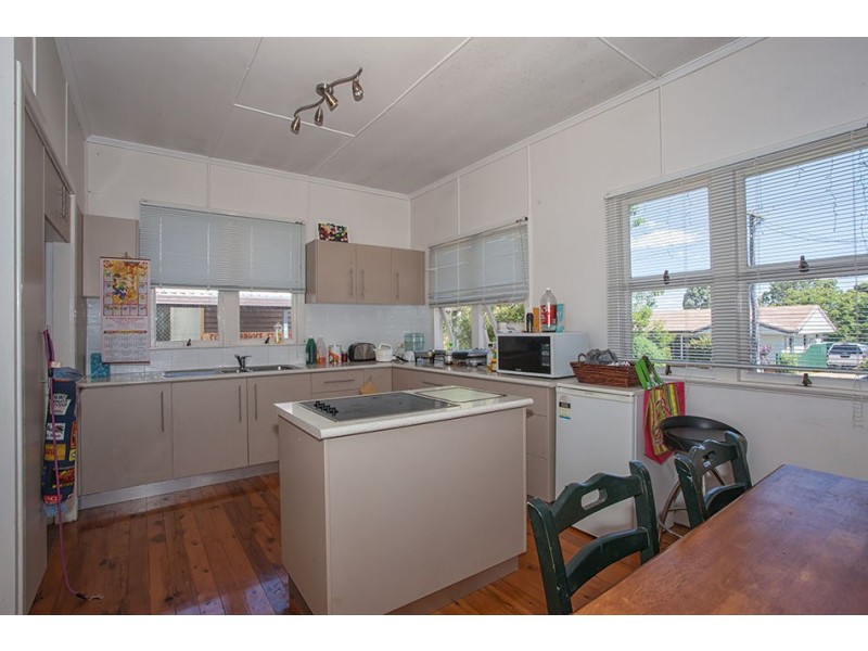 29 Welcombe Avenue, Rockville QLD 4350