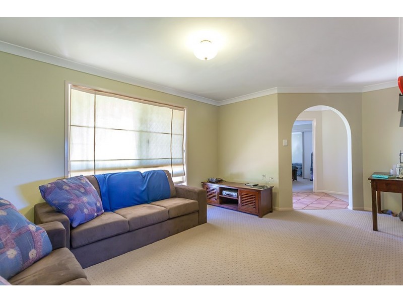 32 Gainsborough Drive, Glenvale QLD 4350