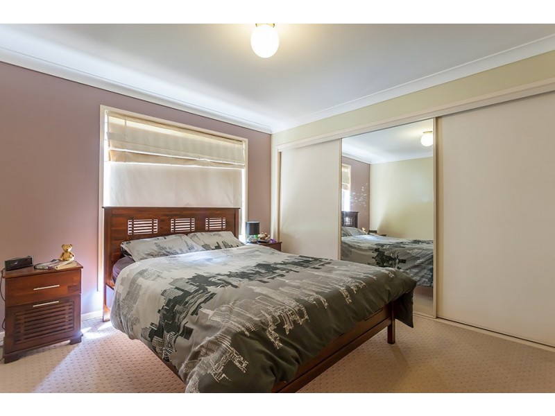 32 Gainsborough Drive, Glenvale QLD 4350