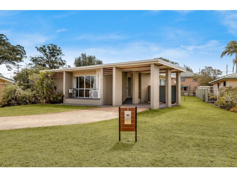 5 Garvey Street, Mount Lofty QLD 4350