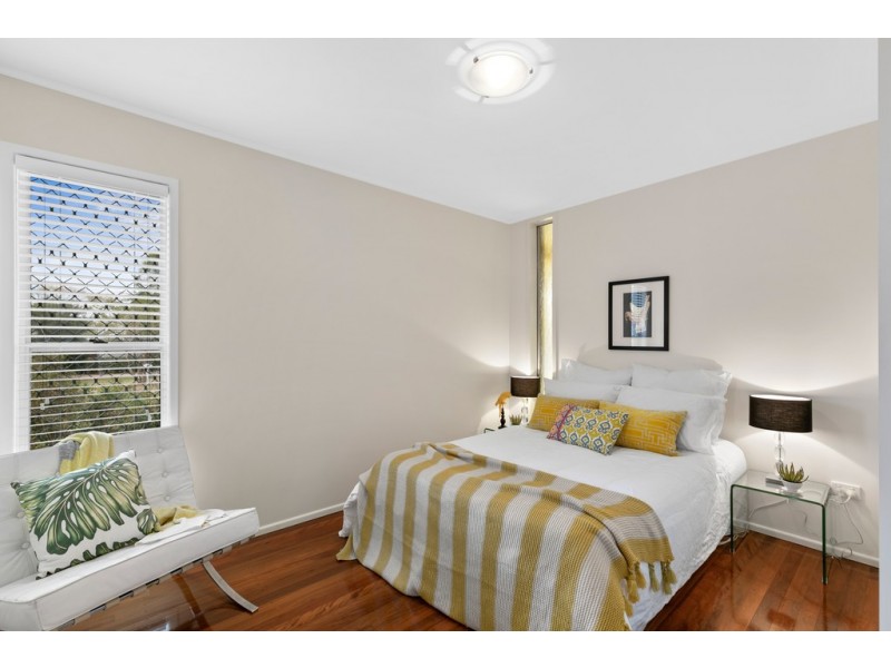 5 Garvey Street, Mount Lofty QLD 4350