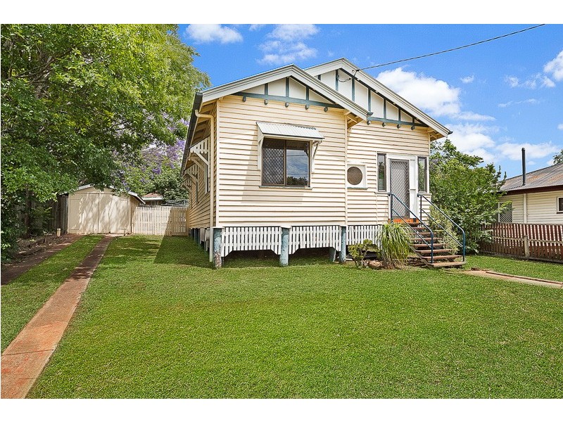 235 West Street, Harristown QLD 4350