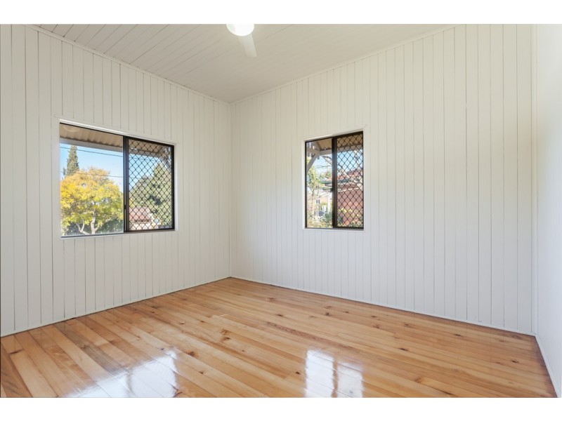 235 West Street, Harristown QLD 4350