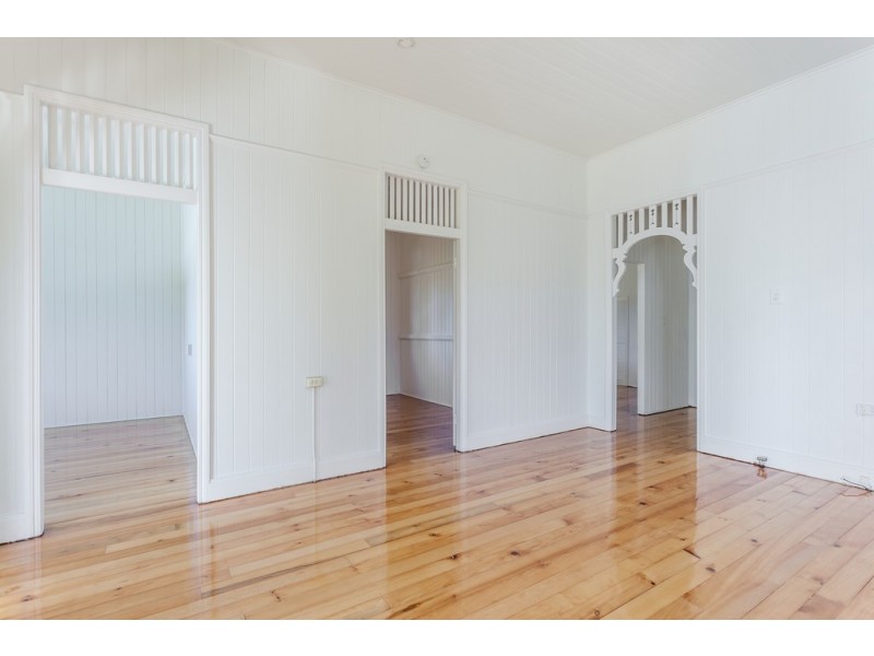 235 West Street, Harristown QLD 4350