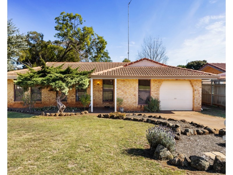 9 Ansett Court, Wilsonton QLD 4350