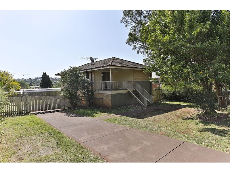 27 Festival Street, Rockville QLD 4350