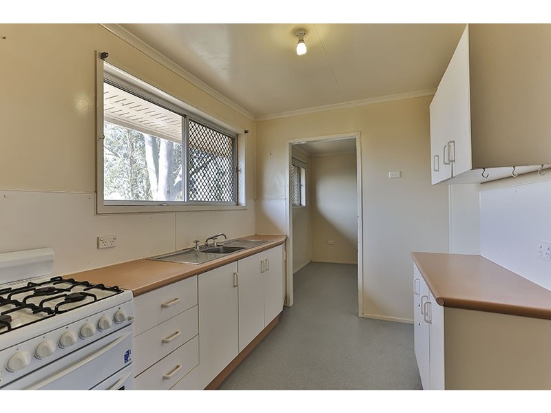 27 Festival Street, Rockville QLD 4350