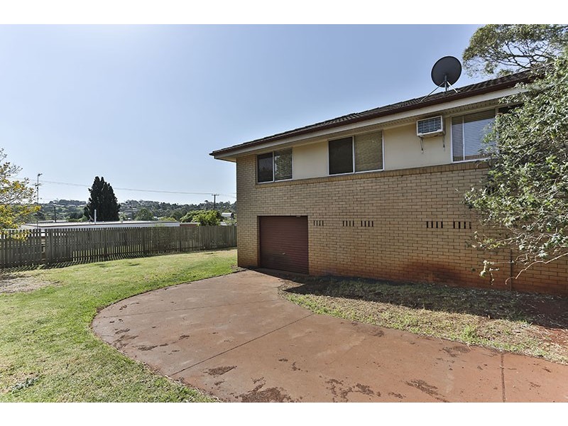 27 Festival Street, Rockville QLD 4350