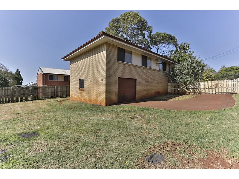 27 Festival Street, Rockville QLD 4350