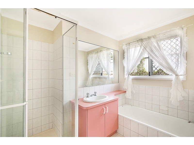 16 Reisling Court, Wilsonton Heights QLD 4350