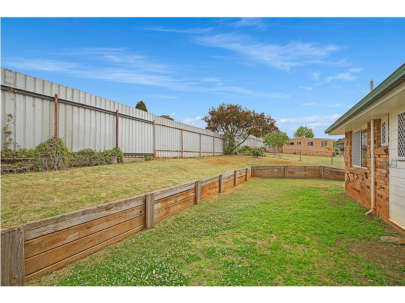 16 Reisling Court, Wilsonton Heights QLD 4350