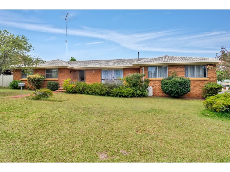 92 South Street, Rangeville QLD 4350