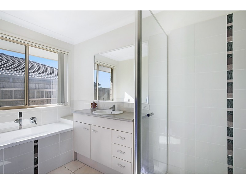 15 Paperbark Drive, Glenvale QLD 4350