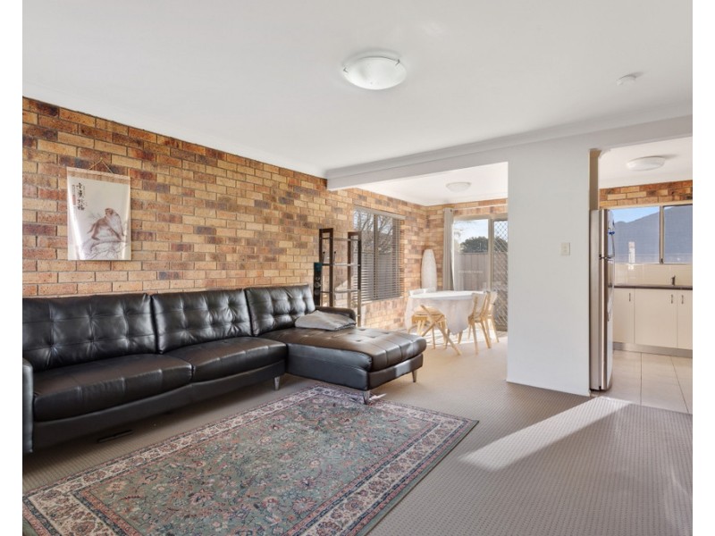 Unit 4/240 Spring Street, Kearneys Spring QLD 4350