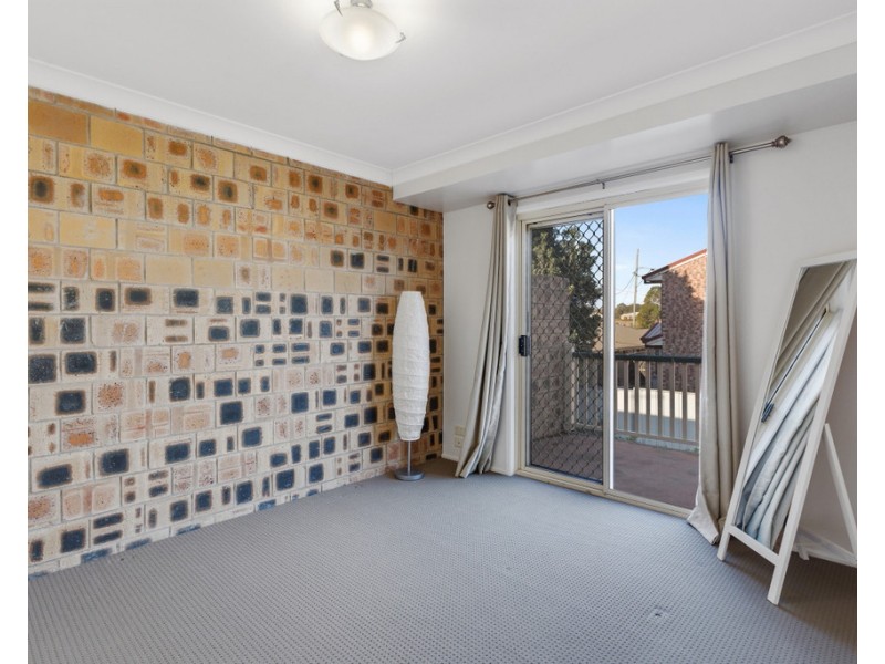 Unit 4/240 Spring Street, Kearneys Spring QLD 4350