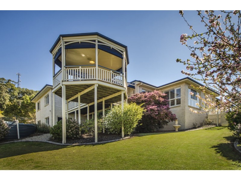 8 Dalston Court, Mount Lofty QLD 4350