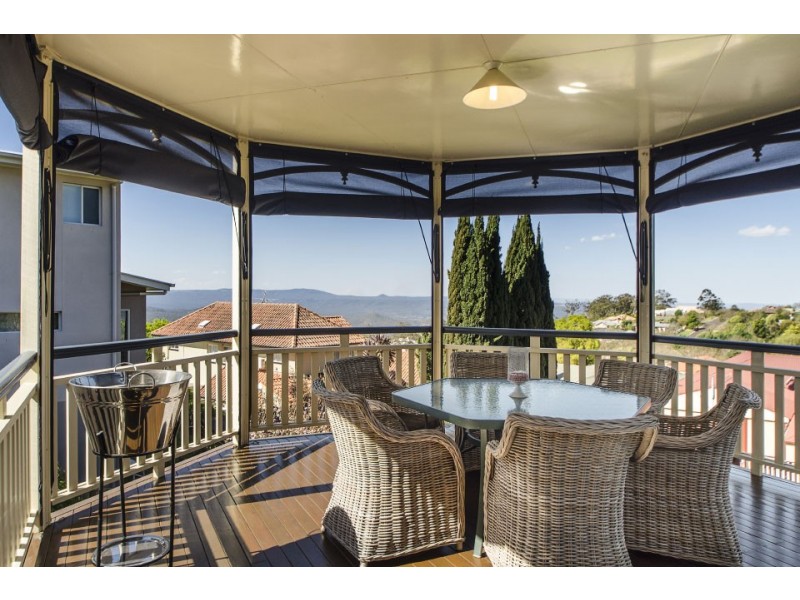 8 Dalston Court, Mount Lofty QLD 4350