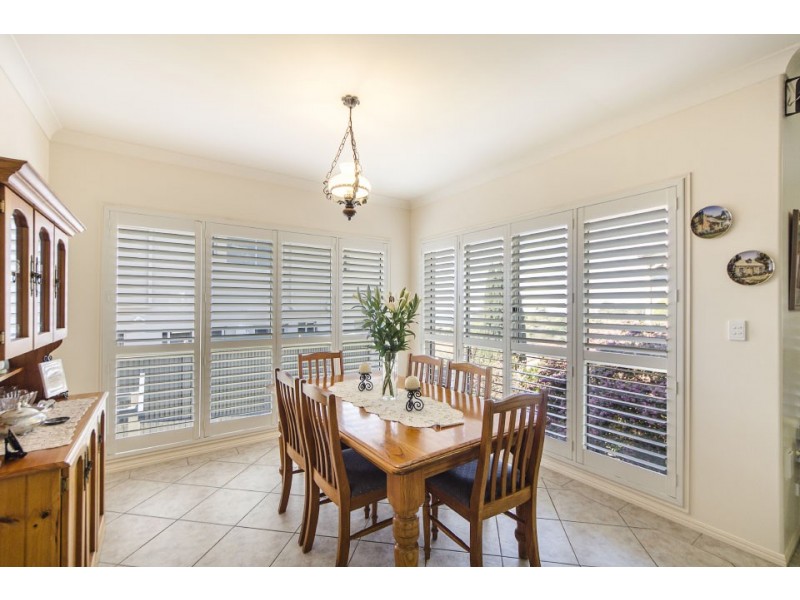 8 Dalston Court, Mount Lofty QLD 4350