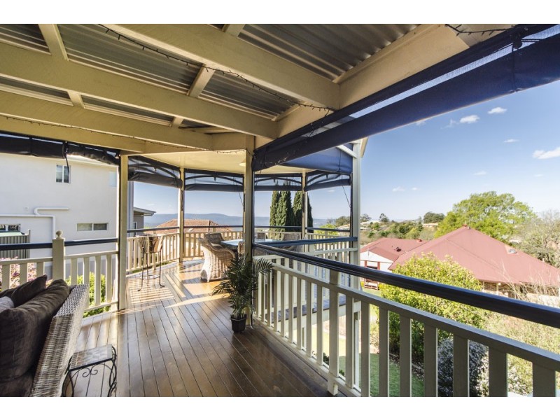 8 Dalston Court, Mount Lofty QLD 4350
