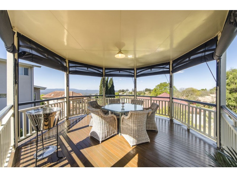 8 Dalston Court, Mount Lofty QLD 4350
