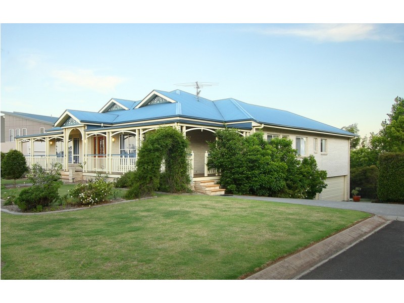 8 Dalston Court, Mount Lofty QLD 4350