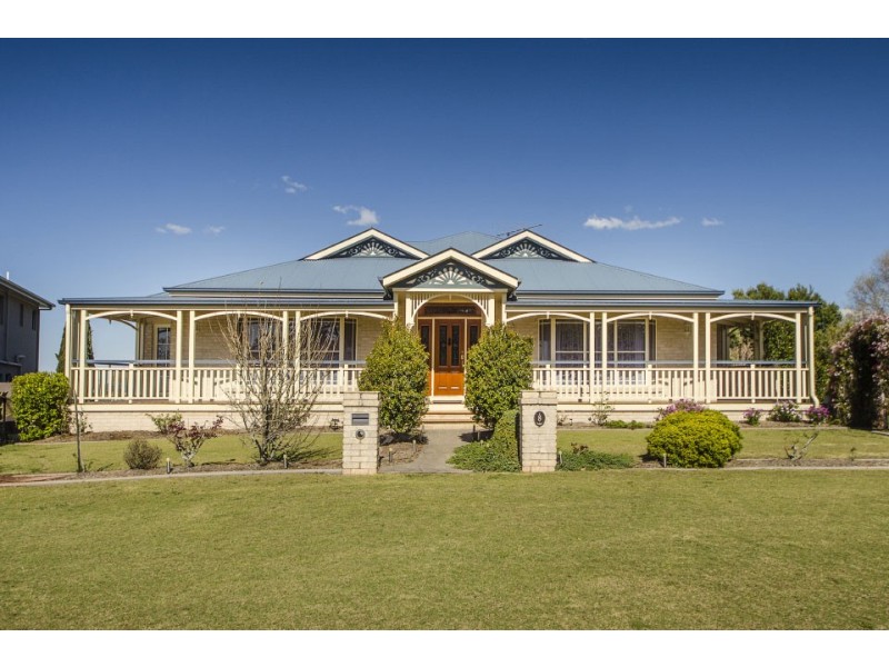 8 Dalston Court, Mount Lofty QLD 4350