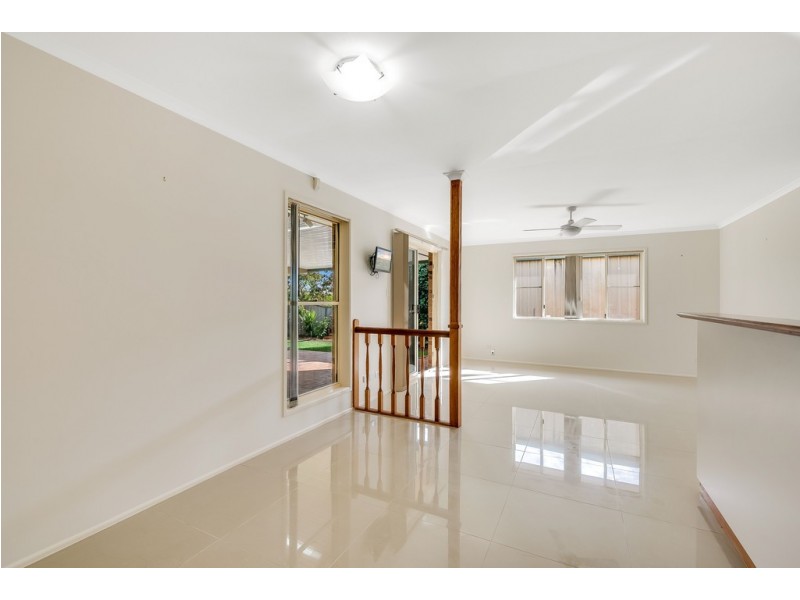 28 Catalina Drive, Wilsonton QLD 4350