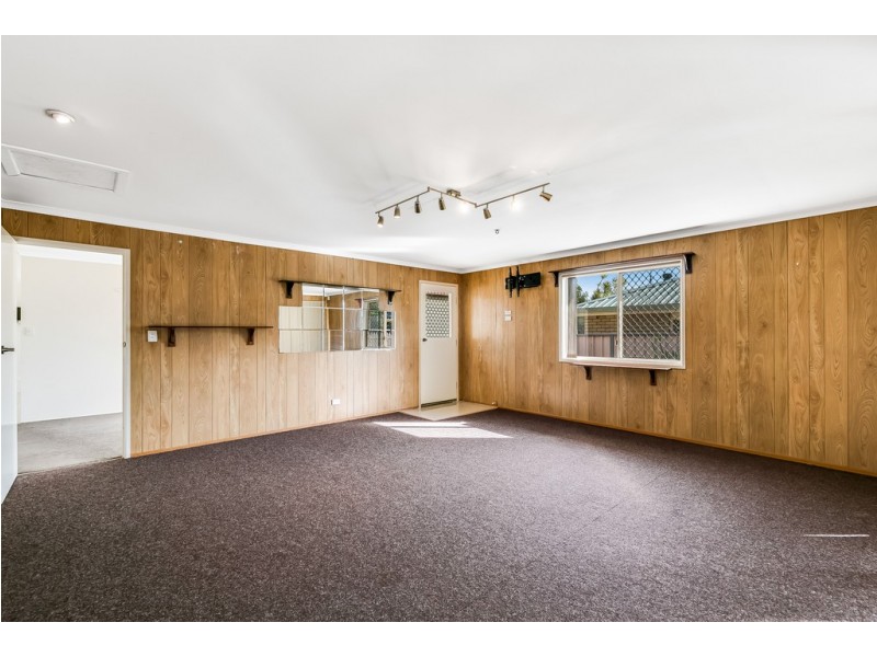 28 Catalina Drive, Wilsonton QLD 4350