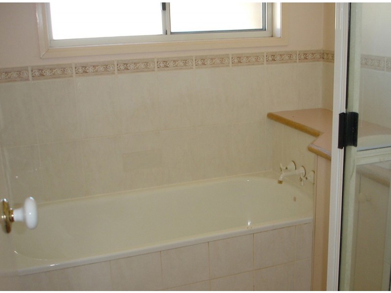 3 Connole Court, Kearneys Spring QLD 4350