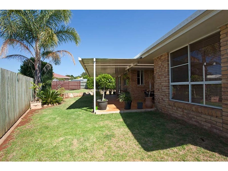 3 Connole Court, Kearneys Spring QLD 4350