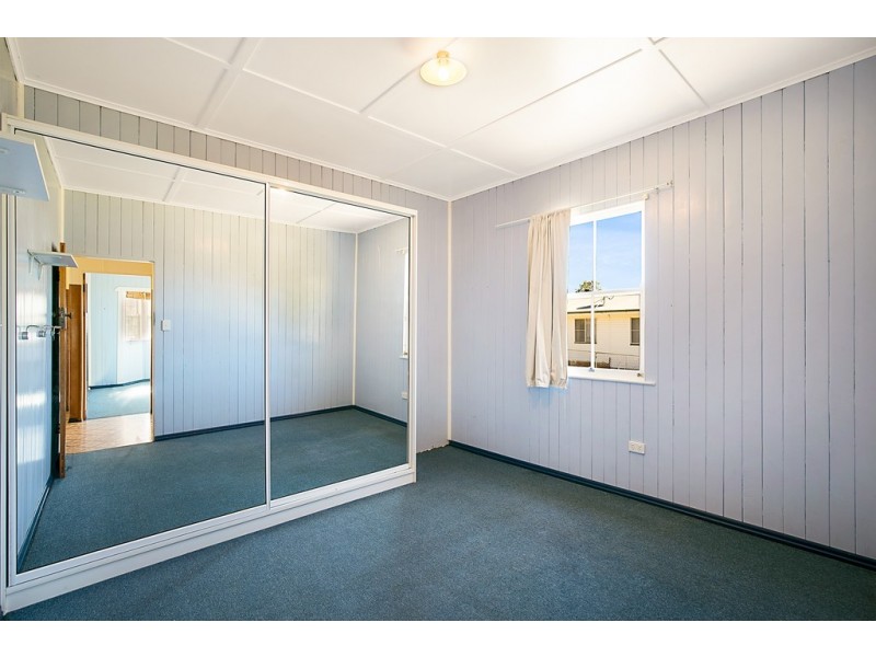 16 Park Street, Wilsonton QLD 4350