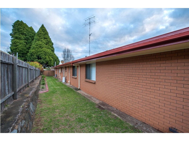 Unit 1/61 Cleary Street, Centenary Heights QLD 4350