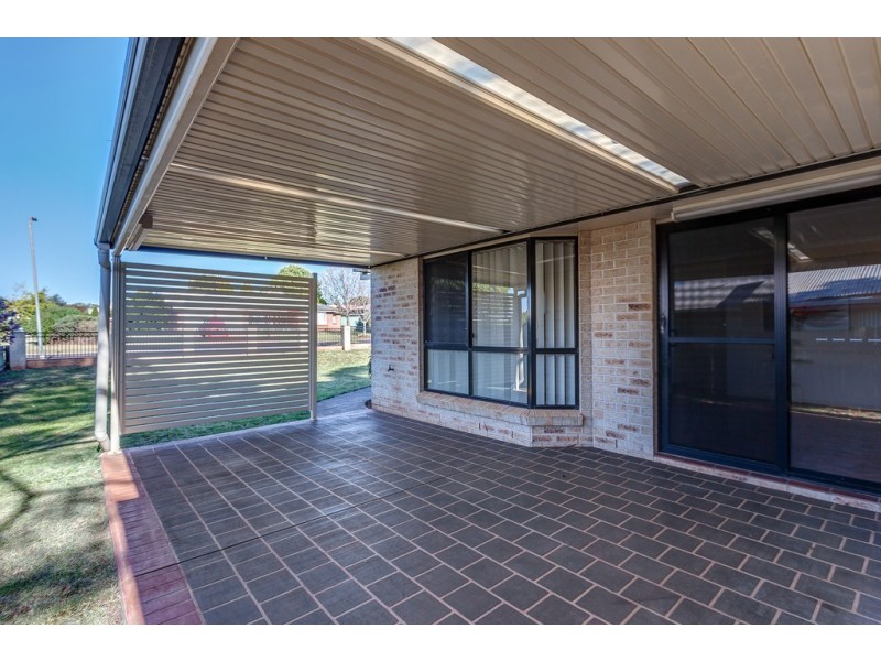 1 Albion Street, Kearneys Spring QLD 4350