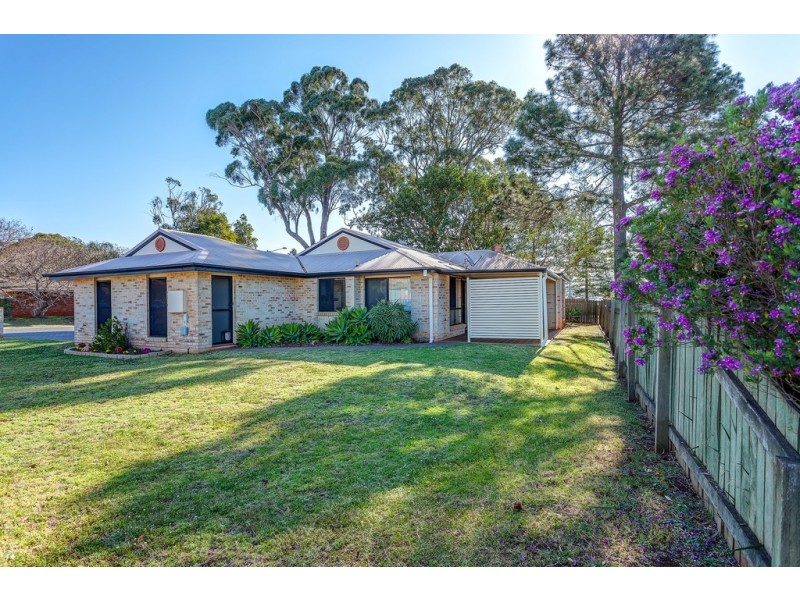 1 Albion Street, Kearneys Spring QLD 4350