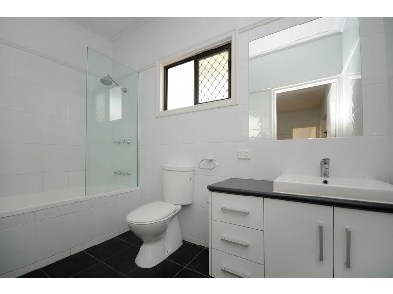 5 Sourris Street, Mount Lofty QLD 4350