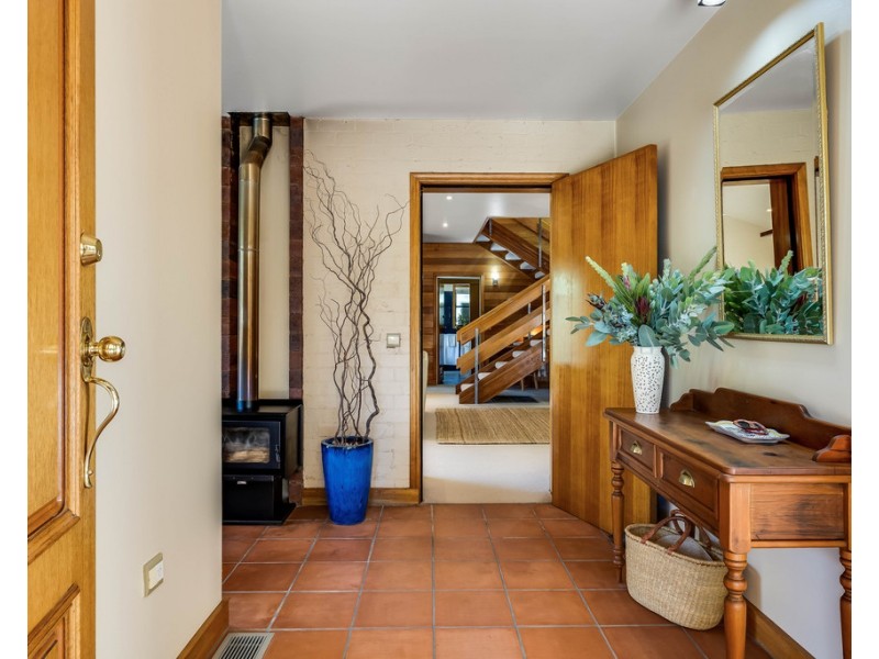1B Bridge Street, Mount Lofty QLD 4350