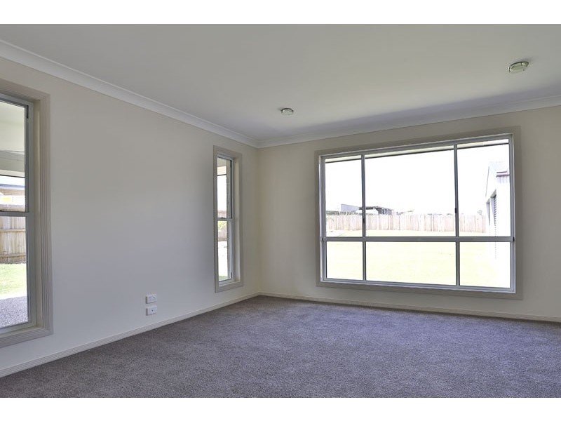 9 Goshawk Drive, Highfields QLD 4352