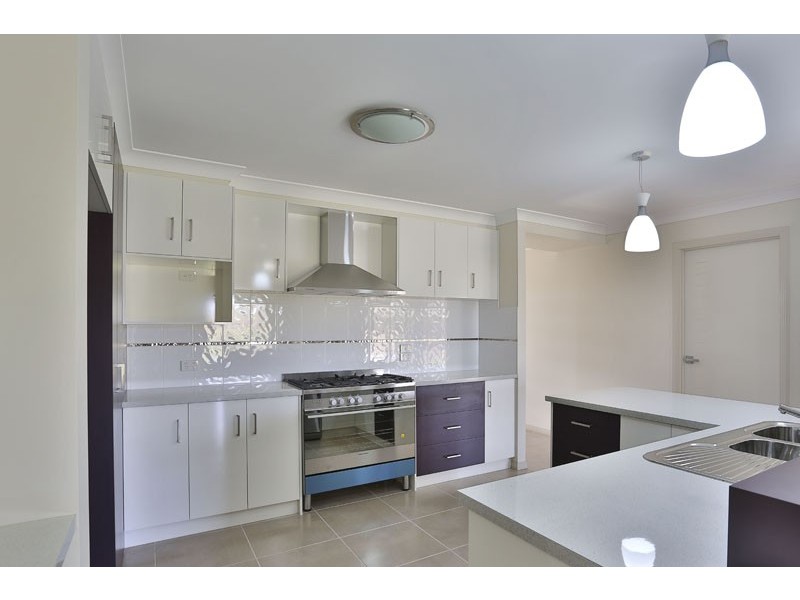 9 Goshawk Drive, Highfields QLD 4352