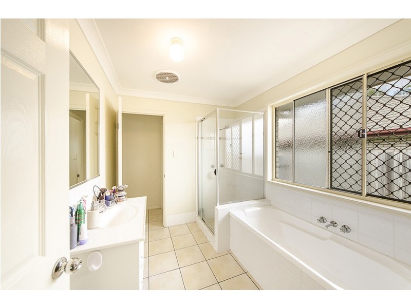 22 Wareena Crescent, Glenvale QLD 4350