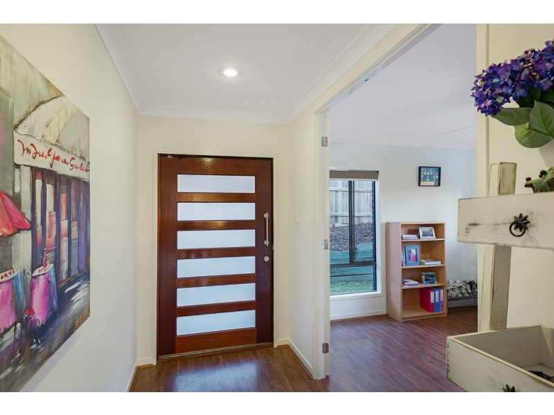 42 Wareena Crescent, Glenvale QLD 4350