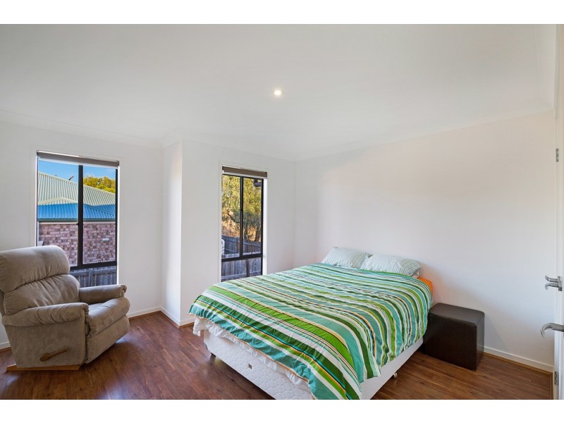 42 Wareena Crescent, Glenvale QLD 4350