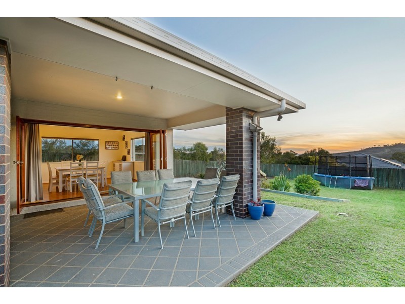 42 Wareena Crescent, Glenvale QLD 4350