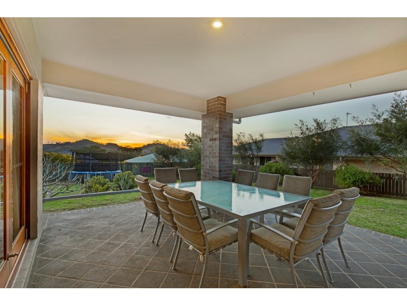 42 Wareena Crescent, Glenvale QLD 4350