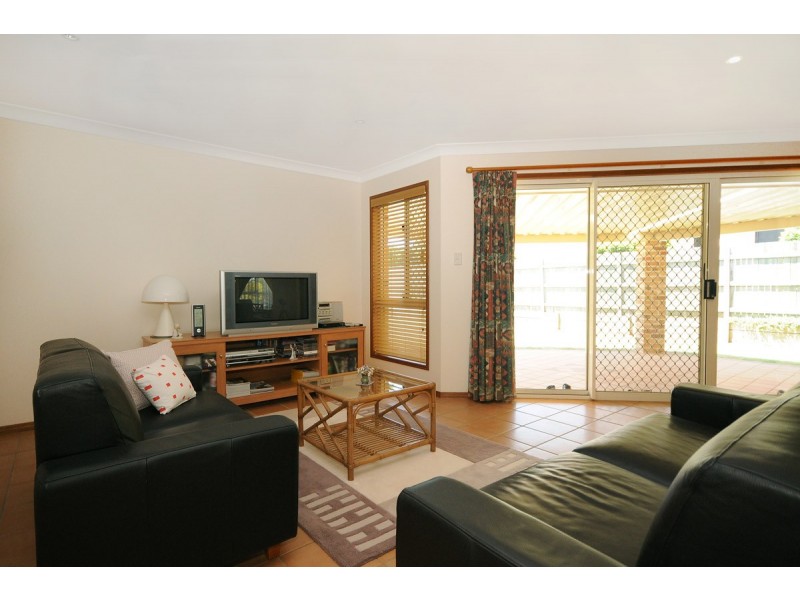 27 Ward street, Middle Ridge QLD 4350