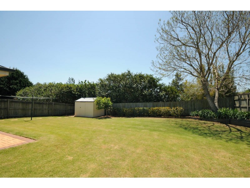 27 Ward street, Middle Ridge QLD 4350