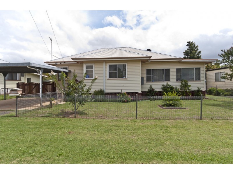 11 Gaydon Street, Newtown QLD 4350