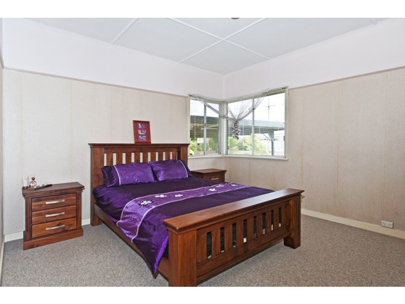 11 Gaydon Street, Newtown QLD 4350