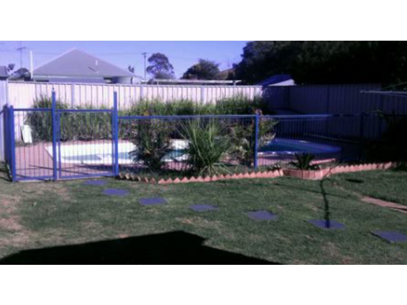 11 Gaydon Street, Newtown QLD 4350